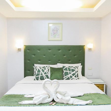 Pacific Bay Grand Suites Манила Екстериор снимка